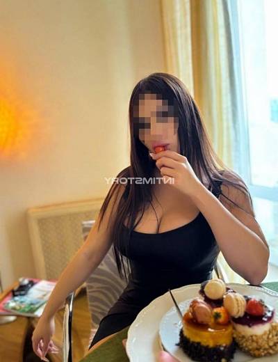 Киска Адель фото 2